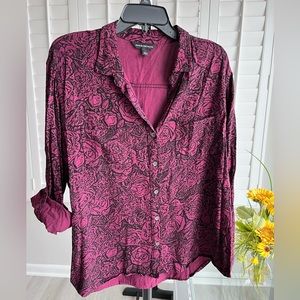 ROCK & REPUBLIC Burgundy & Black Rose Long Sleeve Button Down V-neck Top Size XL